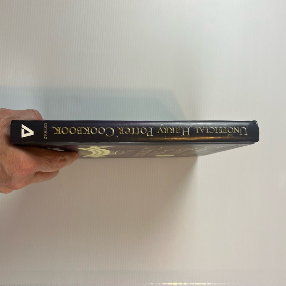 The Unofficial Harry Potter Cookbook: More than 150 Recipes. Not Used. - Picture 10 of 13